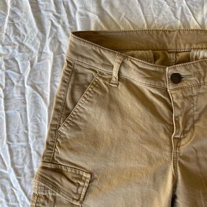 UNIQLO CAPRIS KHAKI PANTS